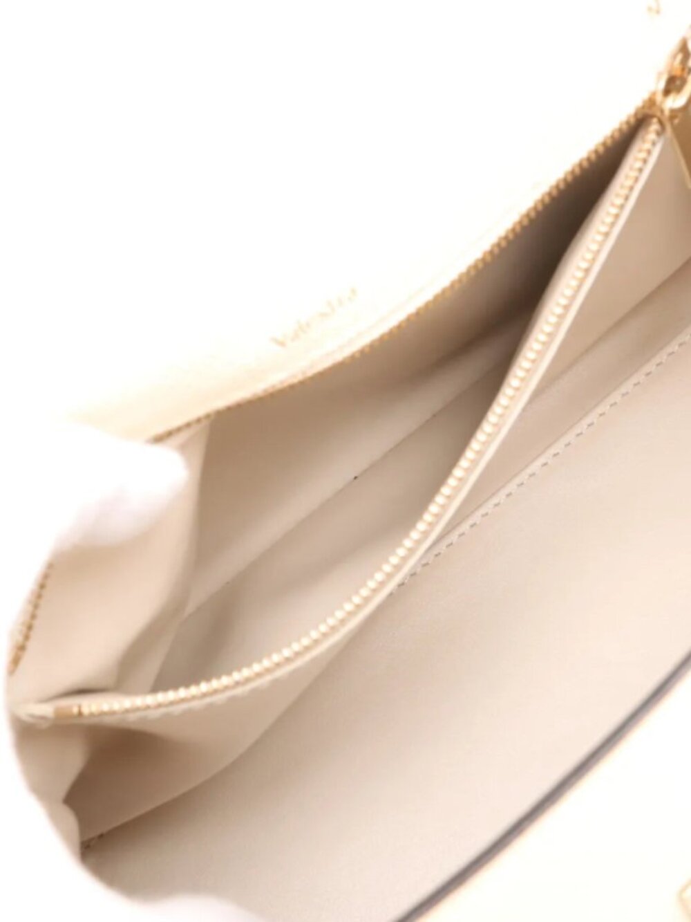 The Valextra Medium Iside Leather Two-Way Handbag in Beige is a refined and eleg - Picture 9 of 15